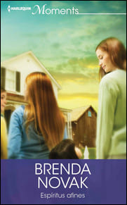 Portada edición 2019 de Espíritus afines de Brenda Novak